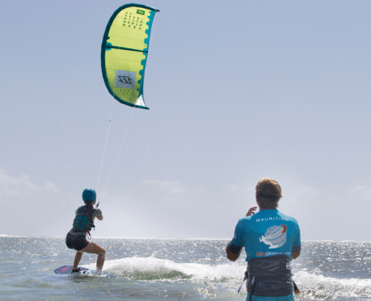 Kitesurf lesson with a professional coach in Bel Ombre