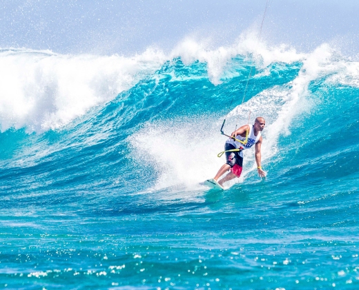 Prime kitesurfing conditions in Mauritius with strong winds