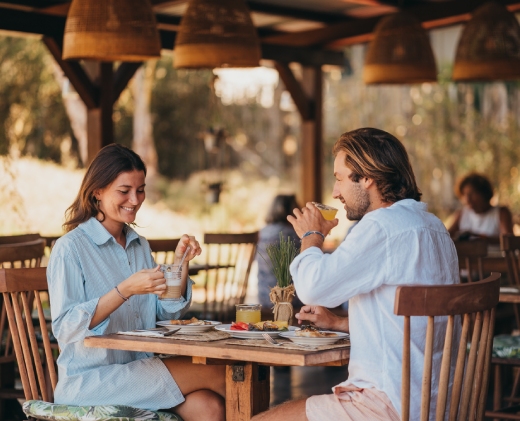Enjoy a hearty breakfast at Kaz’alala before a kitesurf session in Bel Ombre