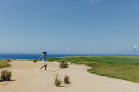 Golfeurs profitant d’une partie sur le parcours du Heritage Golf Club à Bel Ombre, au cœur du sud de l’île Maurice